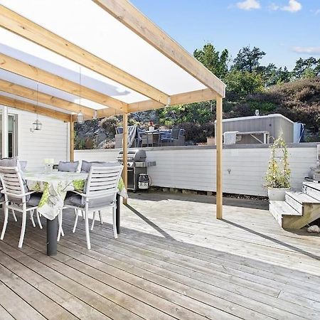 Villa Med Pool Och Bara 600M Till Havet! Trosa Eksteriør billede