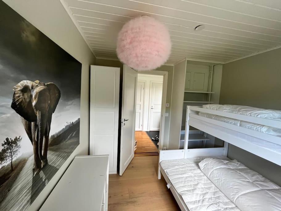Villa Med Pool Och Bara 600M Till Havet! Trosa Eksteriør billede