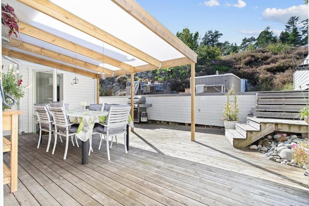 Villa Med Pool Och Bara 600M Till Havet! Trosa Eksteriør billede