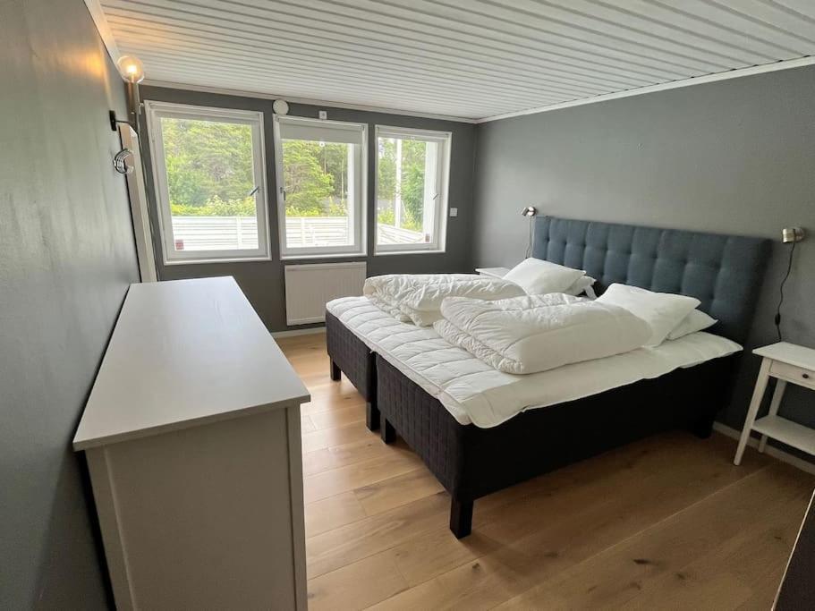 Villa Med Pool Och Bara 600M Till Havet! Trosa Eksteriør billede