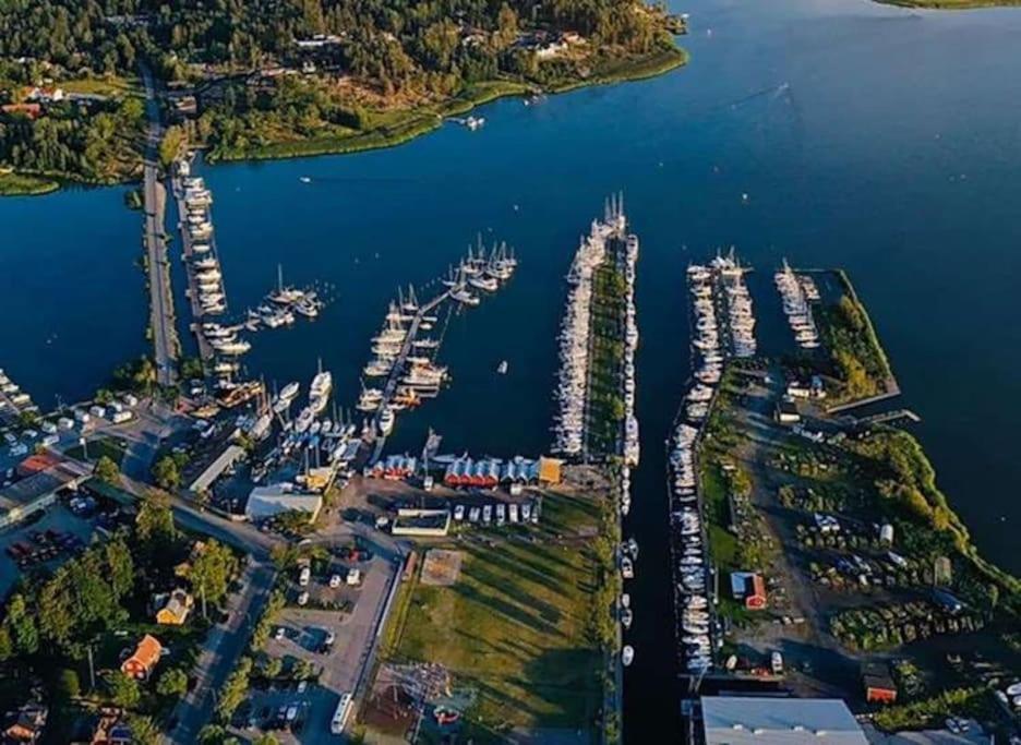 Villa Med Pool Och Bara 600M Till Havet! Trosa Eksteriør billede