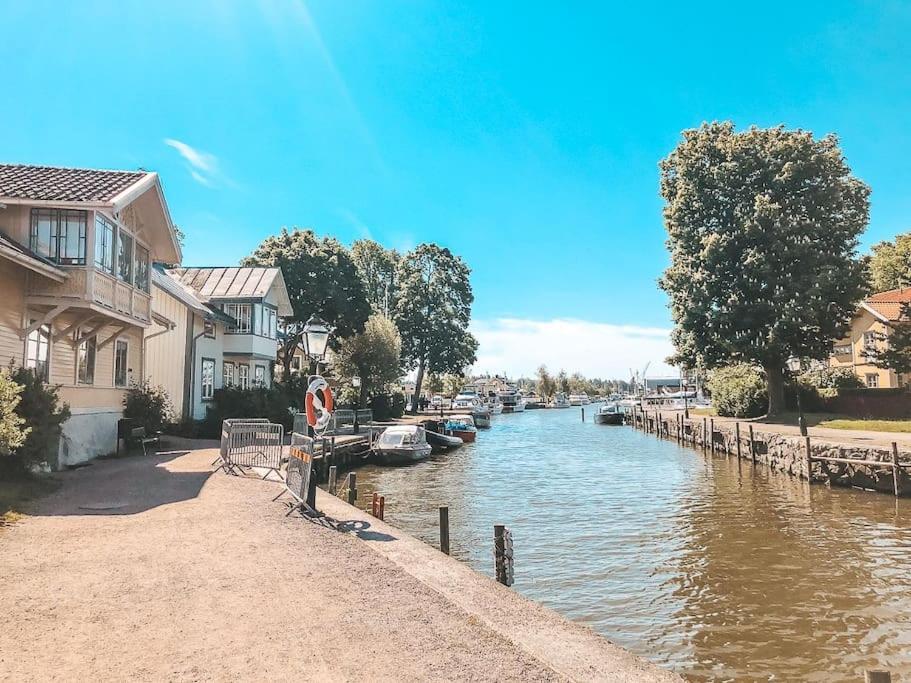 Villa Med Pool Och Bara 600M Till Havet! Trosa Eksteriør billede